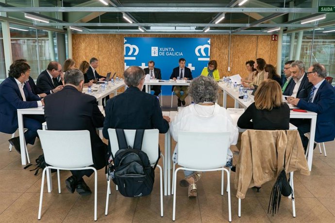 Reunión del Consello Galego de Universidades presidida por el conselleiro de Educación, Ciencia, Universidades e FP, Román Rodríguez.