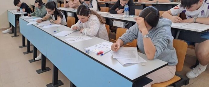 Alumnos extremeños realizan la PAU