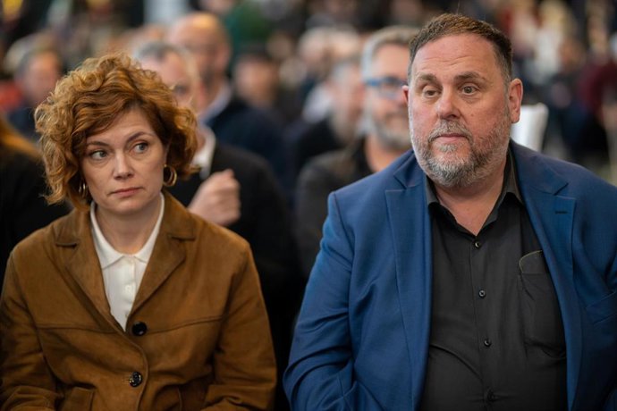 Archivo - El presidente de ERC, Oriol Junqueras, y la secretaria general de ERC, Elisenda Alamany, en una imagen de archivo.