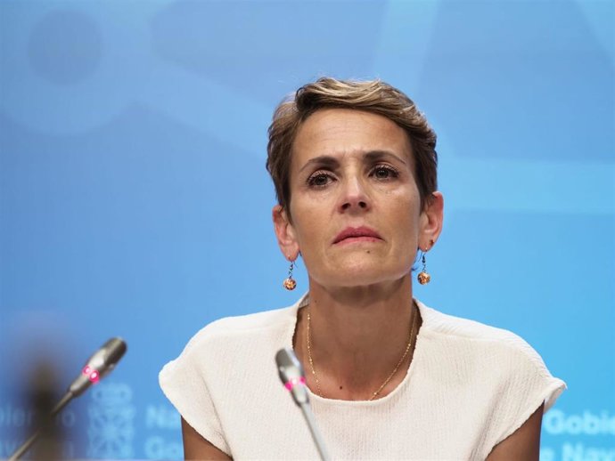 La presidenta del Gobierno de Navarra, María Chivite, se ha roto este jueves al hablar del hasta ahora secretario de Organización del PSOE, Santos Cerdán, y no ha podido contener las lágrimas en una rueda de prensa.