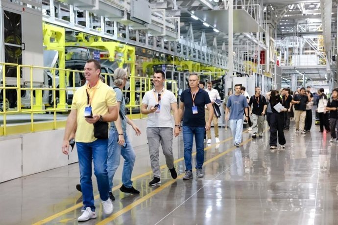 On June 6, the European media visited the final assembly workshop of Changan Automobile’s Intelligent Digital Factory.