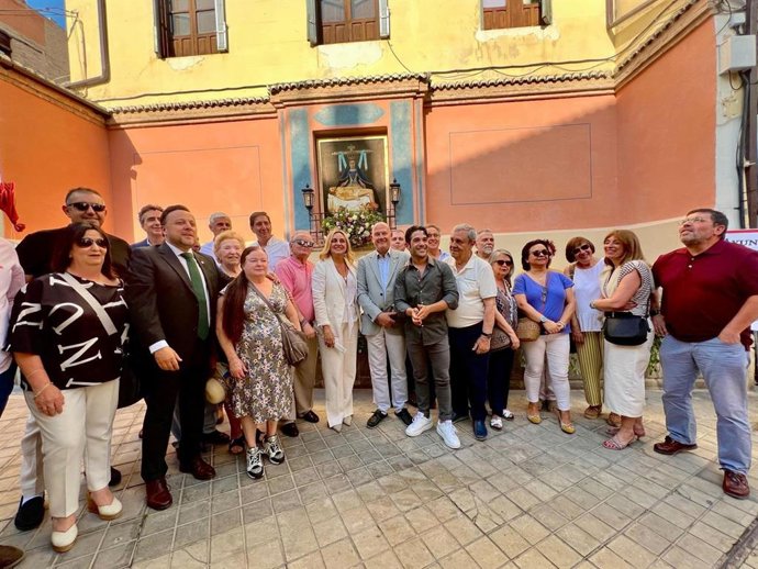 Presentación de la restauración integral del histórico Pilar de la calle Elvira.