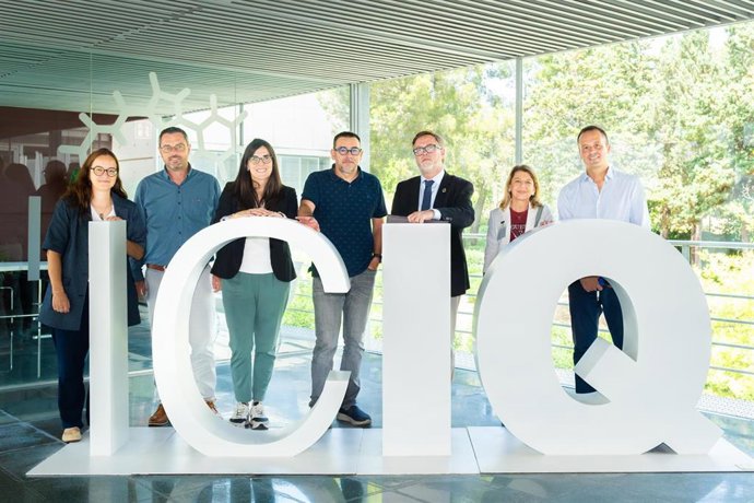 Reunión del director del Institut Català d'Investigació Química (ICIQ), Emilio Palomares,con el presidente de la Autoridad Portuaria de Tarragona, Santiago J.Castellà