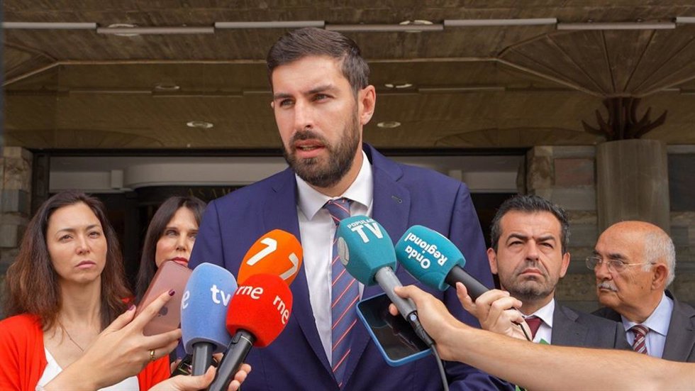 El presidente provincial y portavoz del grupo parlamentario Vox en la Asamblea Regional, José Ángel Antelo