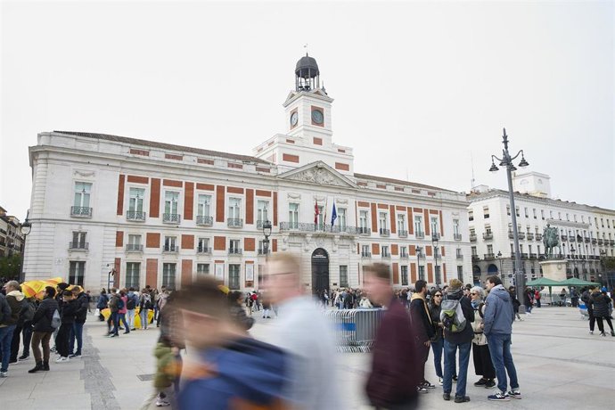 Archivo - Imagen de recurso de la fachada de la Real Casa de Correos, en la Puerta del Sol de Madrid.