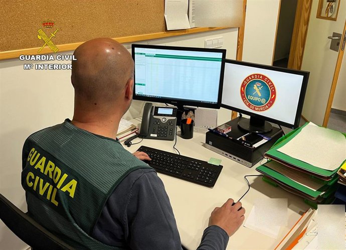 Guardia Civil detiene a un joven por acosar a su expareja con más de un centenar de llamadas ocultas