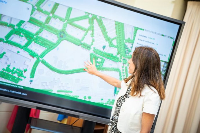 La concejala delegada de Sostenibilidad Medioambiental, Penélope Gómez, en rueda de prensa.