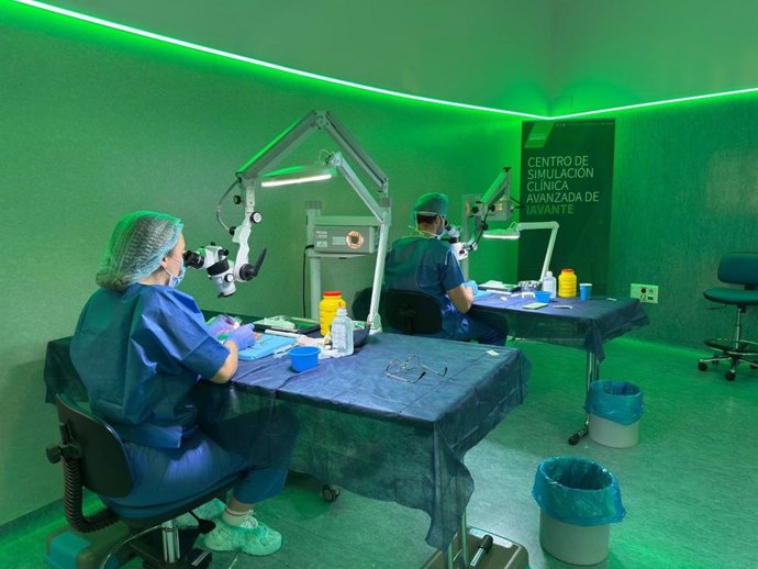 Cursos de formación práctica en atención sanitaria.