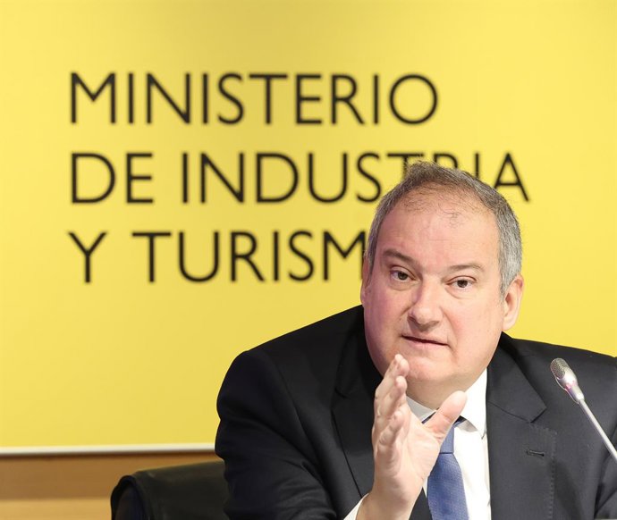 Archivo - El ministro de Industria y Turismo, Jordi Hereu