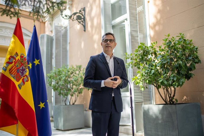 El ministro de la Presidencia, Justicia y Relaciones con las Cortes, Félix Bolaños, preside el acto de presentación de las 'Becas Seré' para la preparación de oposiciones a los altos cuerpos de la Administración de Justicia, en la sede del Ministerio.