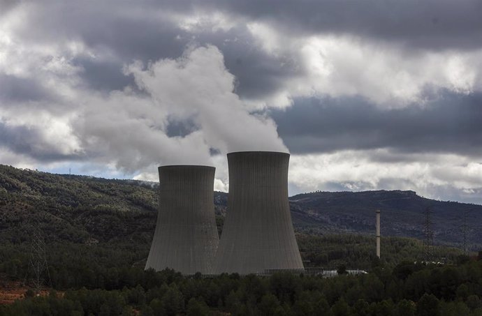 Archivo - La central nuclear de Cofrentes, a 17 de octubre de 2024, en Valencia, Comunidad Valenciana (España). 
