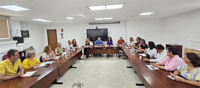 Las Comisiones Ejecutivas de CCOO de Andalucía y UGT Andalucía, con Nuria López y Oskar Martín a la cabeza, han celebrado este viernes su primera reunión conjunta tras ser elegidas en sus respectivos congresos autonómicos.