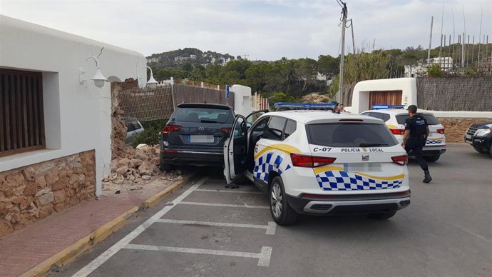 Coche tras persecución policial