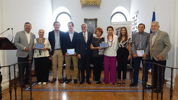 El PSOE de Málaga ha homenajeado este viernes a los cuatro europarlamentarios socialistas malagueños (Magdalena Álvarez, Juan Fraile, Pedro Aparicio y Francisco Oliva) con motivo del cuadragésimo aniversario de la entrada de España en la UE