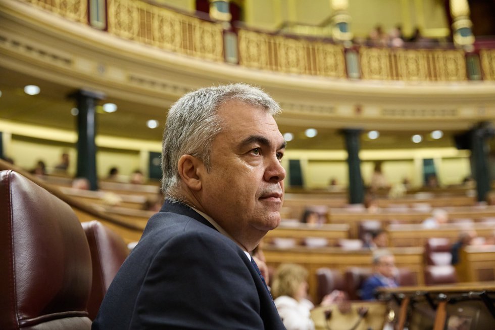El secretario de Organización del PSOE, Santos Cerdán, durante una sesión plenaria en el Congreso de los Diputados, a 12 de junio de 2025, en Madrid (España).