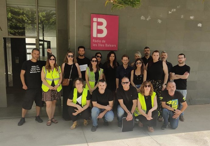 Trabajadores de IB3 Radio.