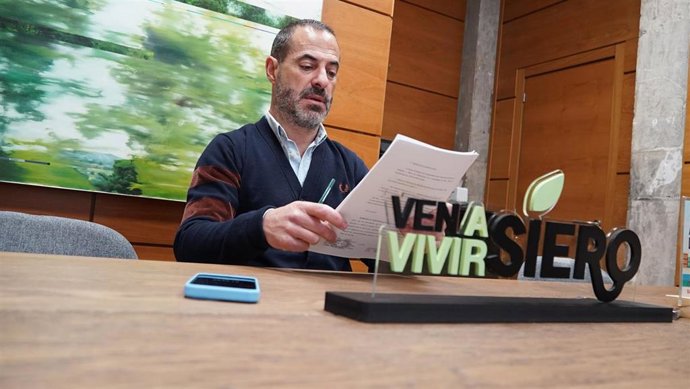 Archivo - El alcalde de Siero, Ángel García.