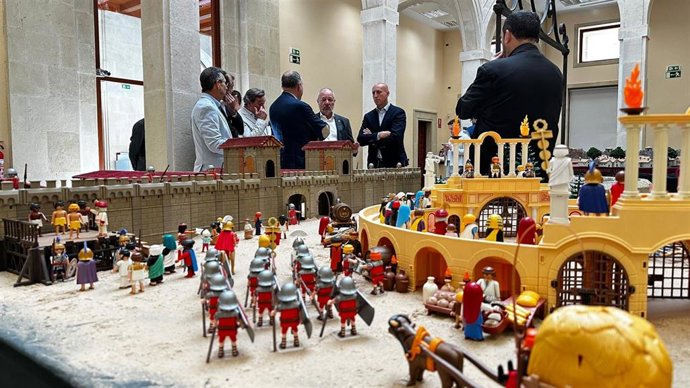 Imagen de las exposiciones impulsadas por la Cofradía del Dulce Nombre de Jesús Nazareno en la Casa de Carnicerías de León.