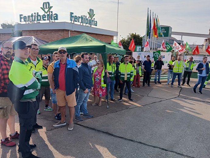 Una de las jornadas de la huelga en Fertiberia en protesta del Expediente de Regulación de Empleo (ERE) presentada por la compañía.