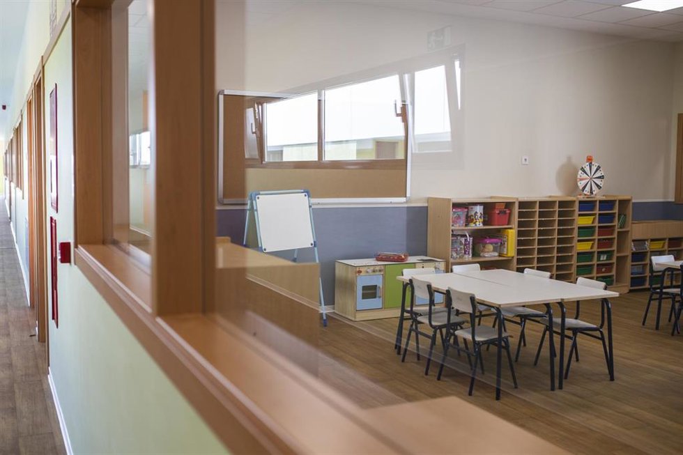 Archivo - Una de las aulas del colegio público Nuria Espert, en el distrito madrileño de Hortaleza, a 26 de agosto de 2021, en Madrid (España).