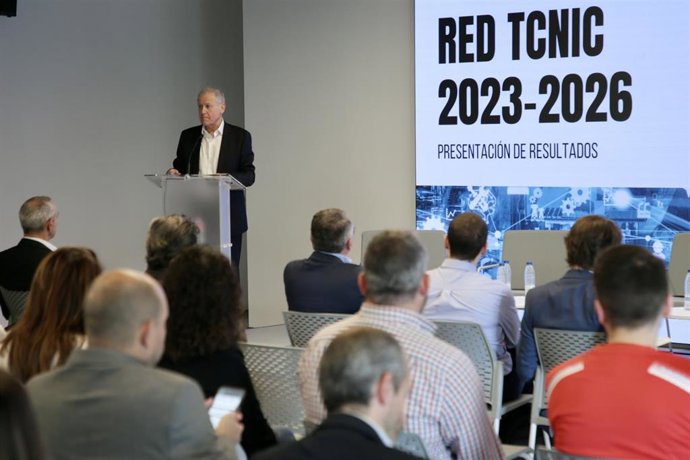 El consejero Eduardo Arasti interviene en la jornada de presentación de los resultados del programa 2023-2026 de la Red de Excelencia para la Competitividad Industrial de Cantabria (TCNIC)