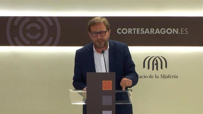 El protavoz del PP en las Cortes de Aragón, Fernando Ledesma, este viernes en la sala de prensa de las Cortes.