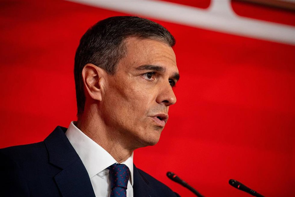 El presidente del Gobierno y Secretario General del PSOE, Pedro Sánchez, durante una rueda de prensa, en la sede del PSOE en Ferraz, a 12 de junio de 2025, en Madrid (España). Sánchez comparece después de que el secretario de organización del PSOE haya 