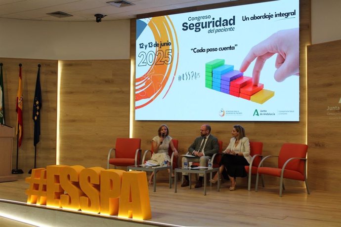 Salud reúne a profesionales y pacientes en el III Congreso en torno a la seguridad del paciente 'ESSPA25'.