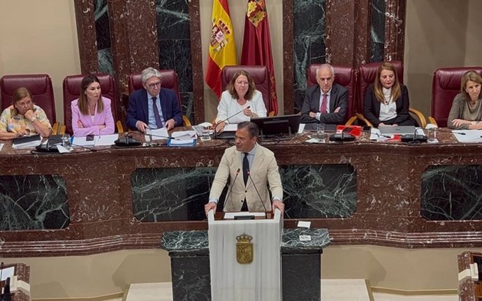 El consejero de Presidencia, Portavocía, Acción Exterior y Emergencias, Marcos Ortuño, comparece en el pleno de la Asamblea Regional