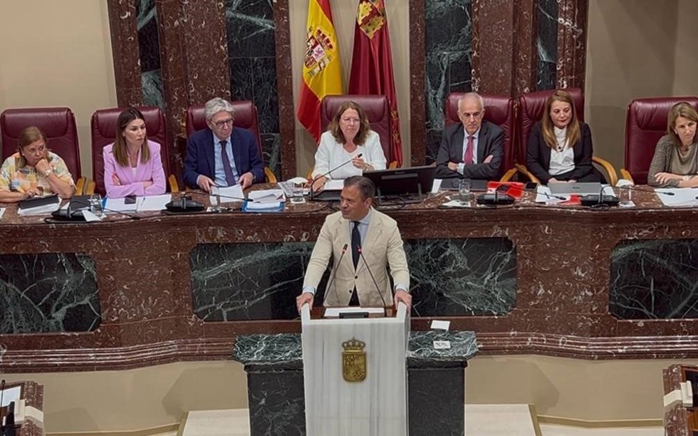 El consejero de Presidencia, Portavocía, Acción Exterior y Emergencias, Marcos Ortuño, comparece en el pleno de la Asamblea Regional