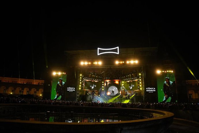 El artista, Chayanne durante el concierto en el Icónica Santalucía Fest (imagen de archivo). 