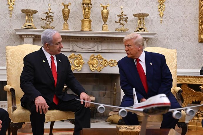 Archivo - El presidente de Estados Unidos, Donald Trump, recibe al primer ministro de Israel, Benjamin Netanyahu, en la Casa Blanca