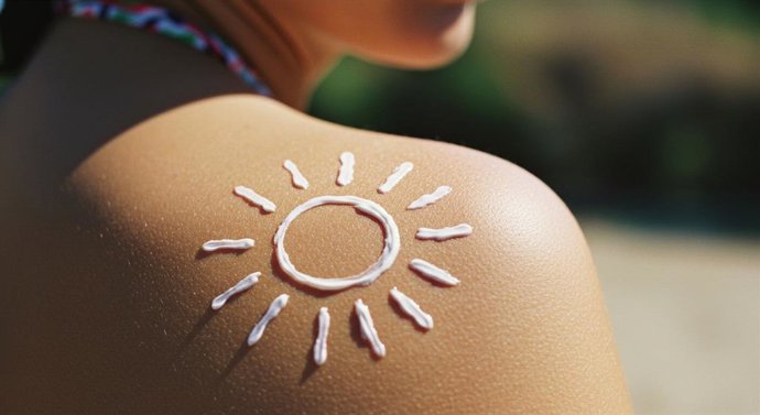 A demanda por produtos solares em farmácias cresceu 40% nos últimos quatro anos