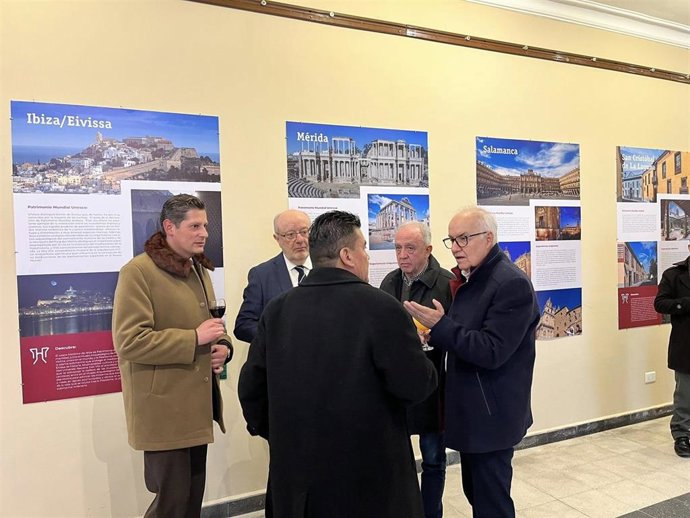 El Grupo de Ciudades Patrimonio de la Humanidad de España se promociona en Bolivia con la participación en el IV Congreso Internacional de Patrimonio Cultural y la exposición 'Ciudades Patrimonio Mundial: Un Viaje por el tiempo'.