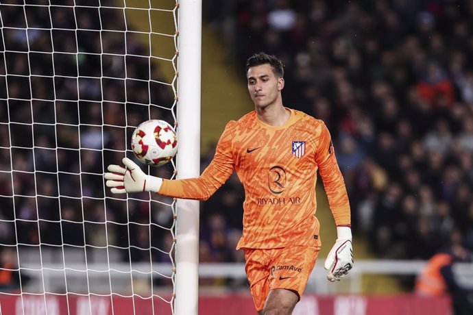 Archivo - Juan Musso of Atletico de Madrid in action during the Spanish Cup, Copa del Rey, semi-final football match played between FC Barcelona and Atletico de Madrid at Estadi Olimpic Lluis Companys on February 25, 2025 in Barcelona, Spain.