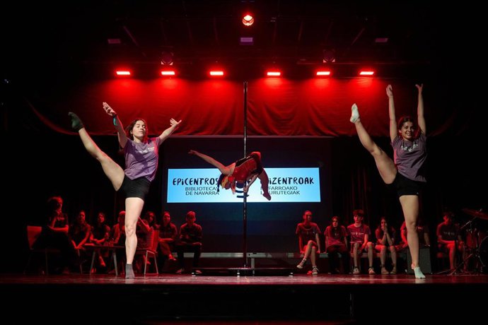 Archivo - Gala final del programa ‘Epicentros de lectura’ celebrada hoy en el IES Navarro Villoslada.