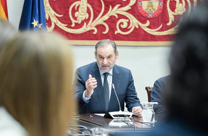 L'exministre de Transports José Luis Ábalos compareix davant de la comissió d'investigació de la compra de material sanitari en pandèmia del Parlament de Canàries.