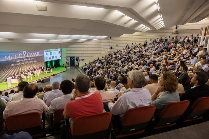 El Aula Magna del Campus de Rabanales de la Universidad de Córdoba (UCO) acoge Mundolivar, el mayor Congreso Mundial de Olivicultura y Elaiotecnia.
