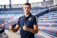 Álex Primo renueva hasta 2028 con el Levante UD