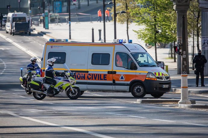 Archivo - Servicio de ambulancia en Francia (archivo).