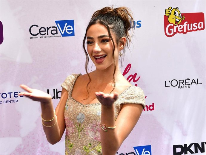 Lola Lolita posa en el photocall del opening party del Lola Lolita Land celebrado en el Aquopolis, a 13 de junio de 2025, en Madrid (España).