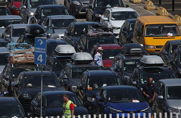 Archivo - Tráfico en el marco de la OPE. Imagen de archivo.