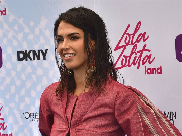 Sofía Suescun posa en el photocall del opening party del Lola Lolita Land celebrado en el Aquopolis, a 13 de junio de 2025, en Madrid (España).