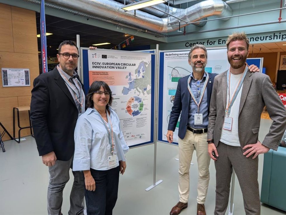 De izda a dcha: Francesco Lembo, Delia Sola, Evert Jan Van Nijen y Sander Bos.