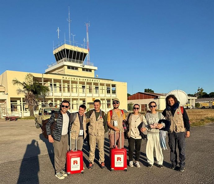 El equipo de siete cooperantes de la Fundación Arruzafa se ha desplazado por tercera vez a Mahajanga (Madagascar, África) para proporcionar cobertura sanitaria en consulta y quirófanos a la población local en el Hospital San Juan Pablo II.