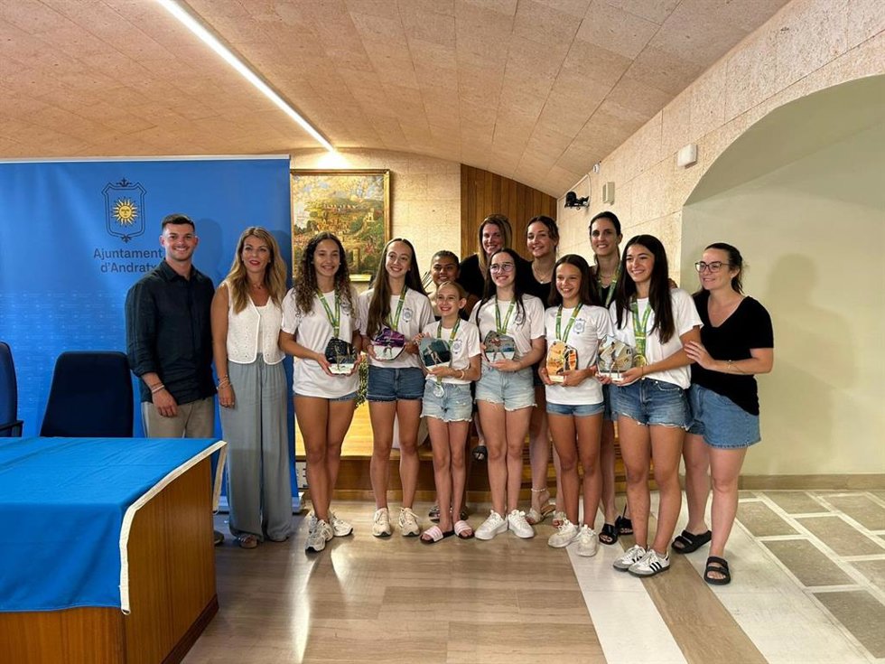 Andratx homenajea a las gimnastas del Club Esportiu Es Vinyet por su ascenso a la Primera División de la Liga Iberdrola