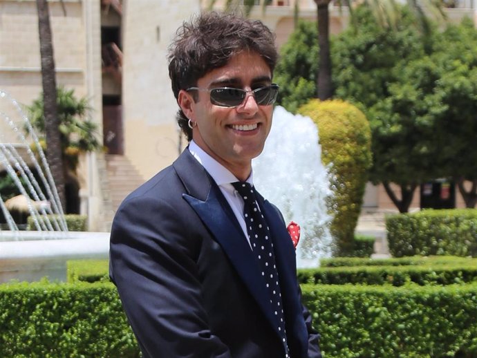 Álvaro de Luna en la boda de Leticia Fernández de Villavicencio y Piergiacomo Agostini en la Iglesia de San Miguel  a 14 de Junio de  en Jerez de la Frontera (España).