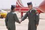 El rey Felipe VI se pone a los mandos del avión de entrenamiento Pilatus, con el que se formará Leonor