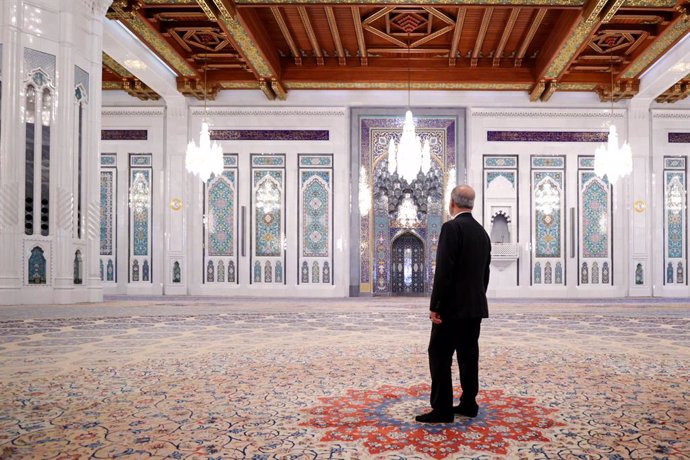 May 28, 2025, Muscat, Muscat, Oman: Iranian President Masoud Pezeshkian visits Sultan Qaboos Grand Mosque in Muscat, Oman, on May 28, 2025