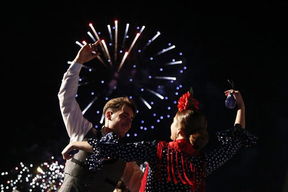 Archivo - Imagen de archivo de la inauguracion de la feria del Corpus 2019 en Granada con el encendido del recinto.
